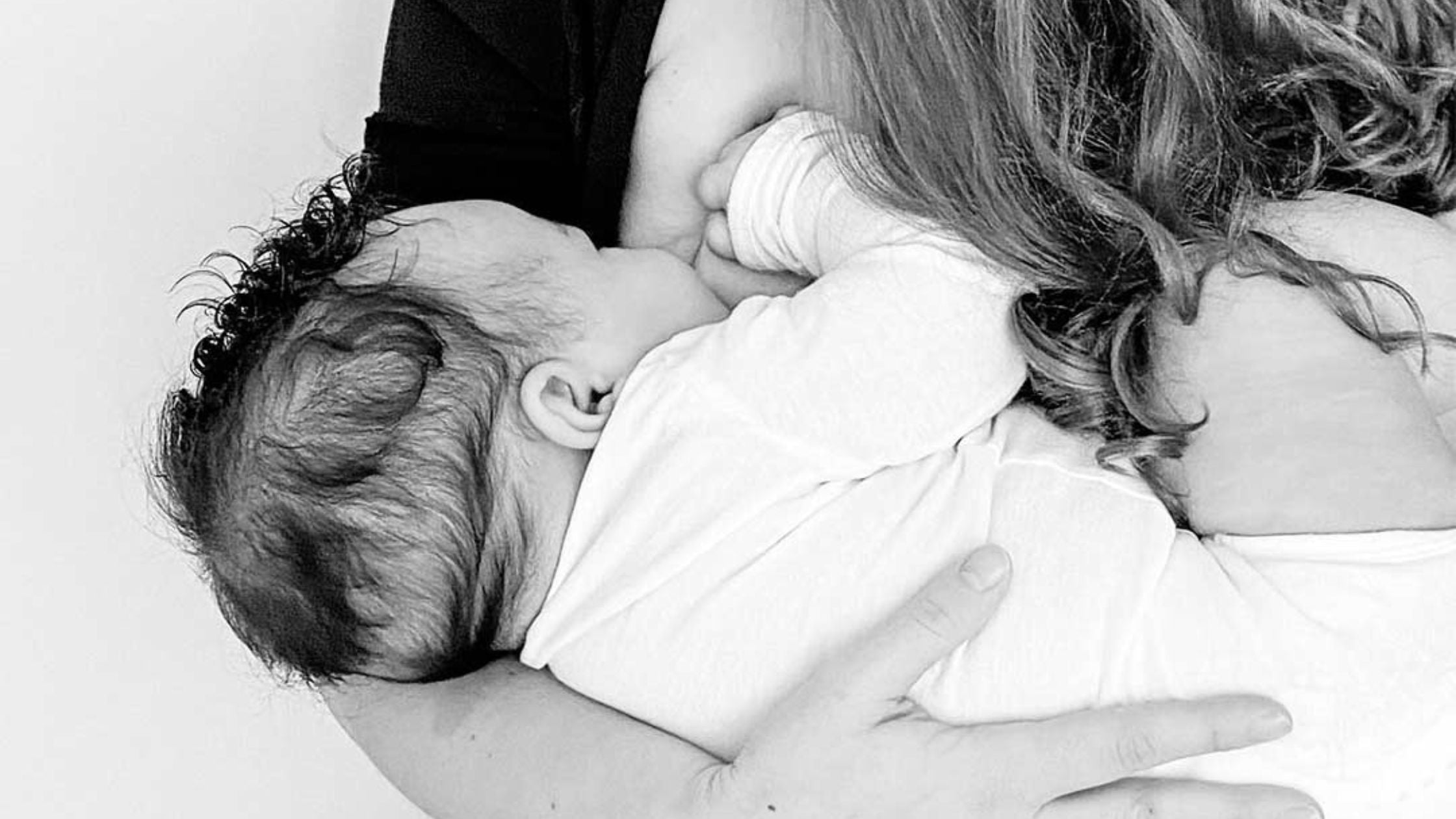 Auf das Baby vorbereiten: Stillen oder Flasche?